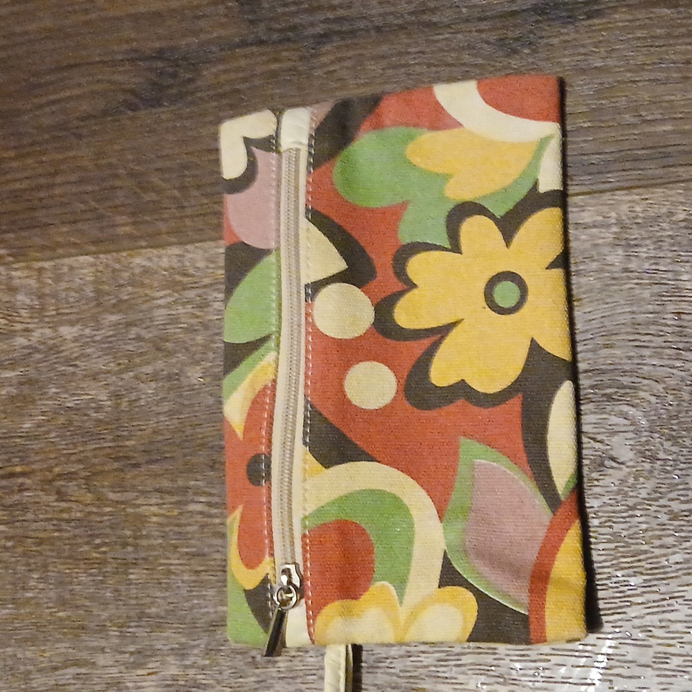 Cosmetics bag - Picture 2 of 5